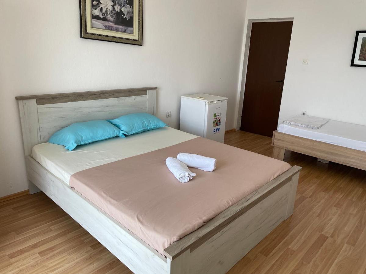 Em Apartments Ulcinj Exterior photo